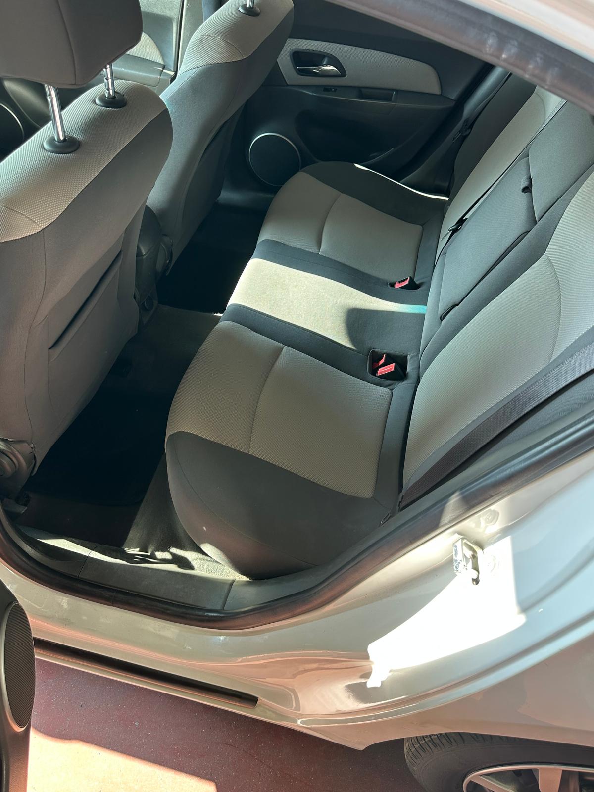 
								Chevrolet Cruze LS full									