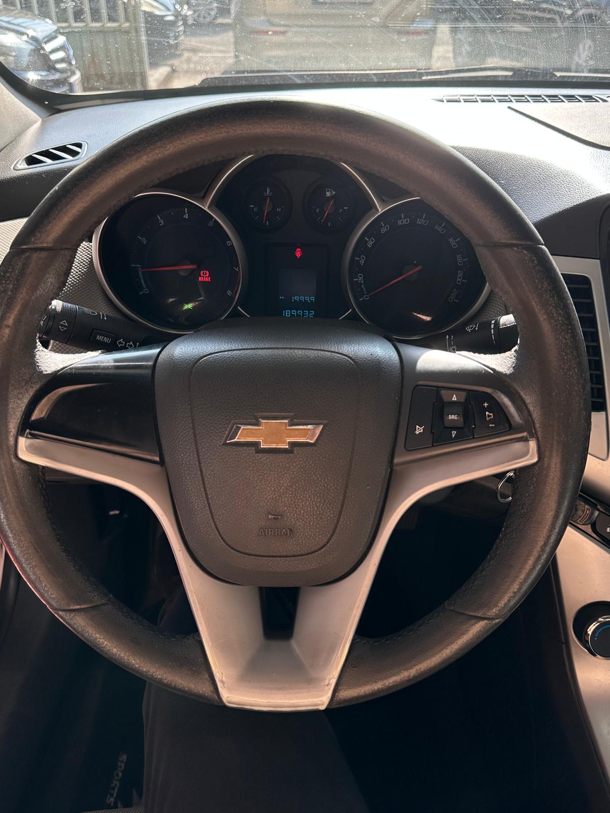 
								Chevrolet Cruze LS full									