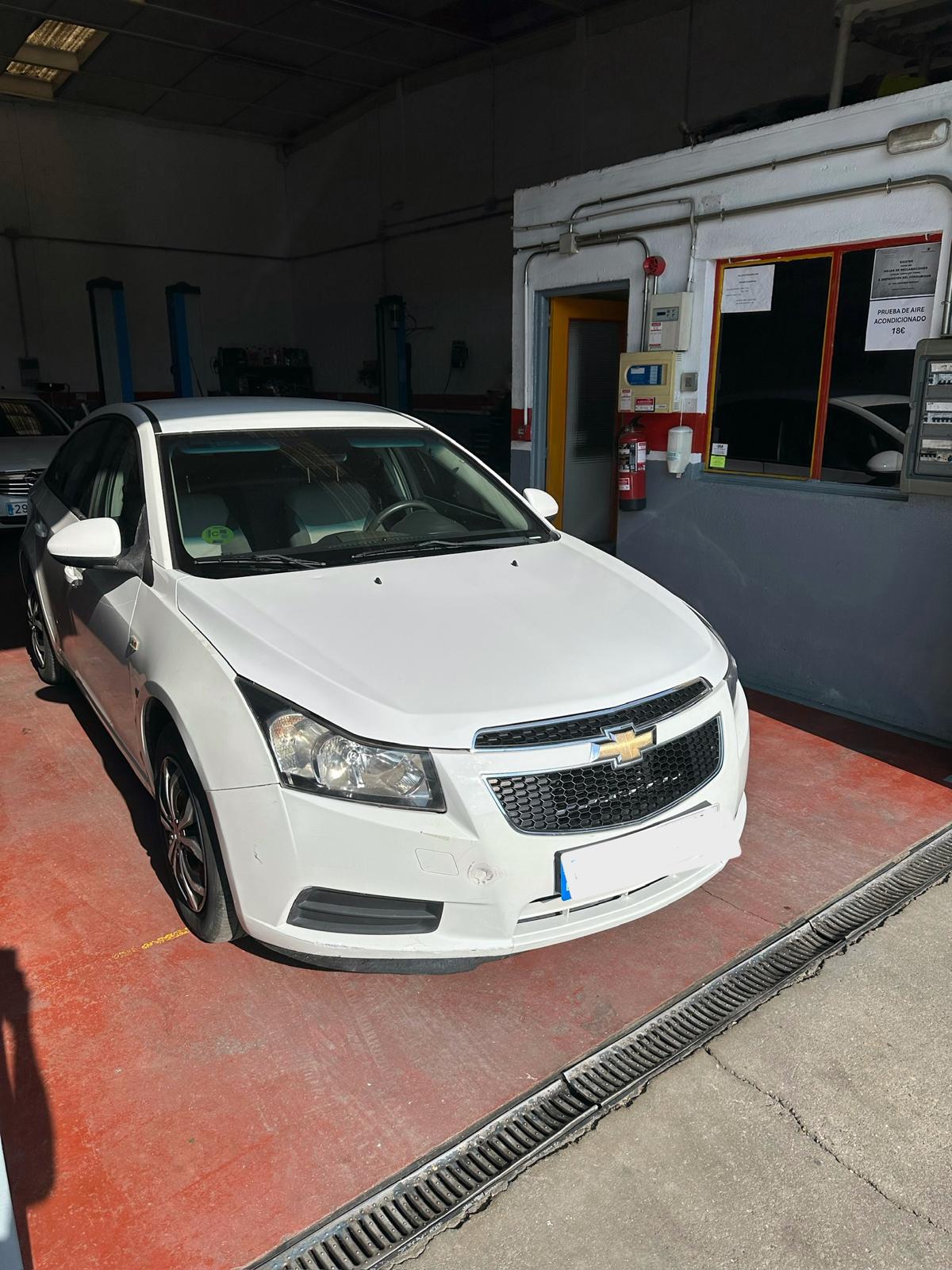 
								Chevrolet Cruze LS full									
