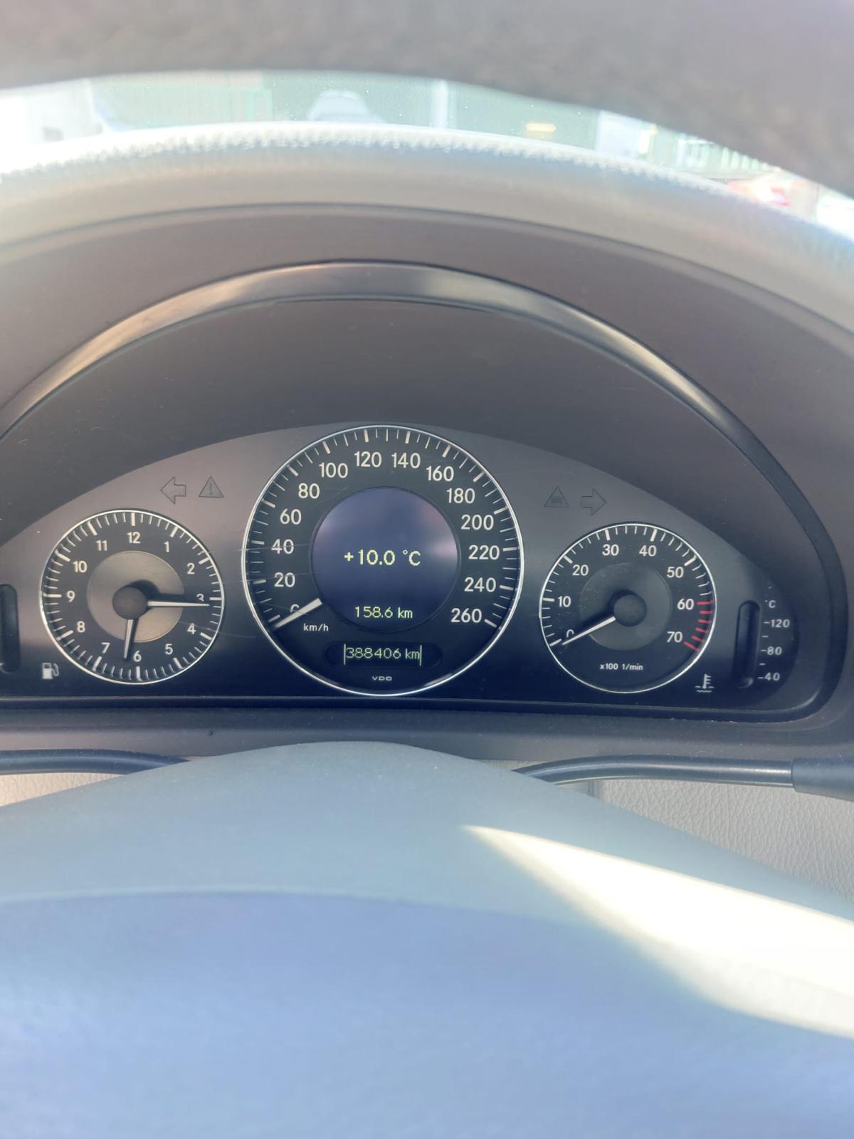 
								Mercedes CLK 500 full									