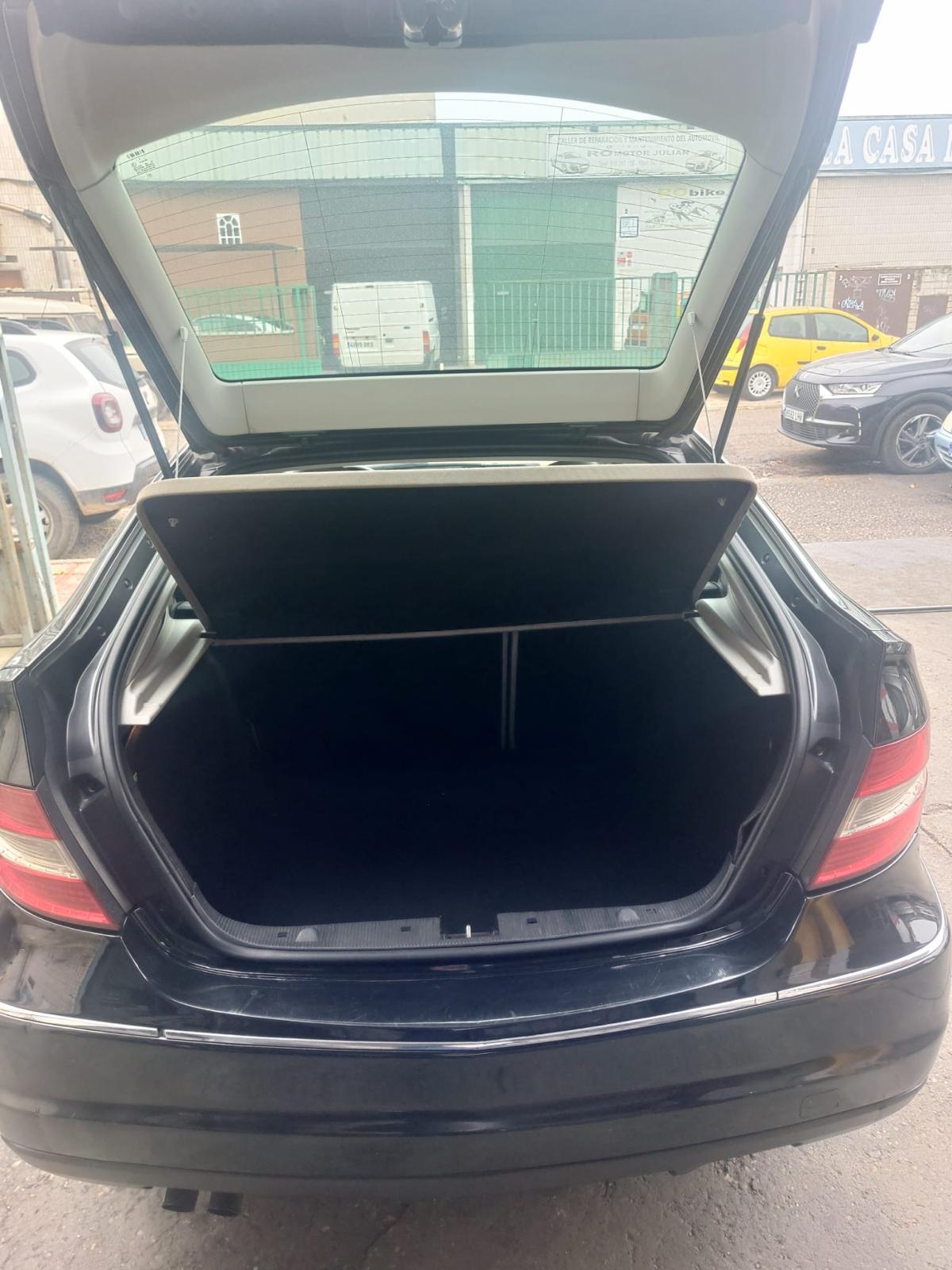 
								Mercedes CLC 220 full									