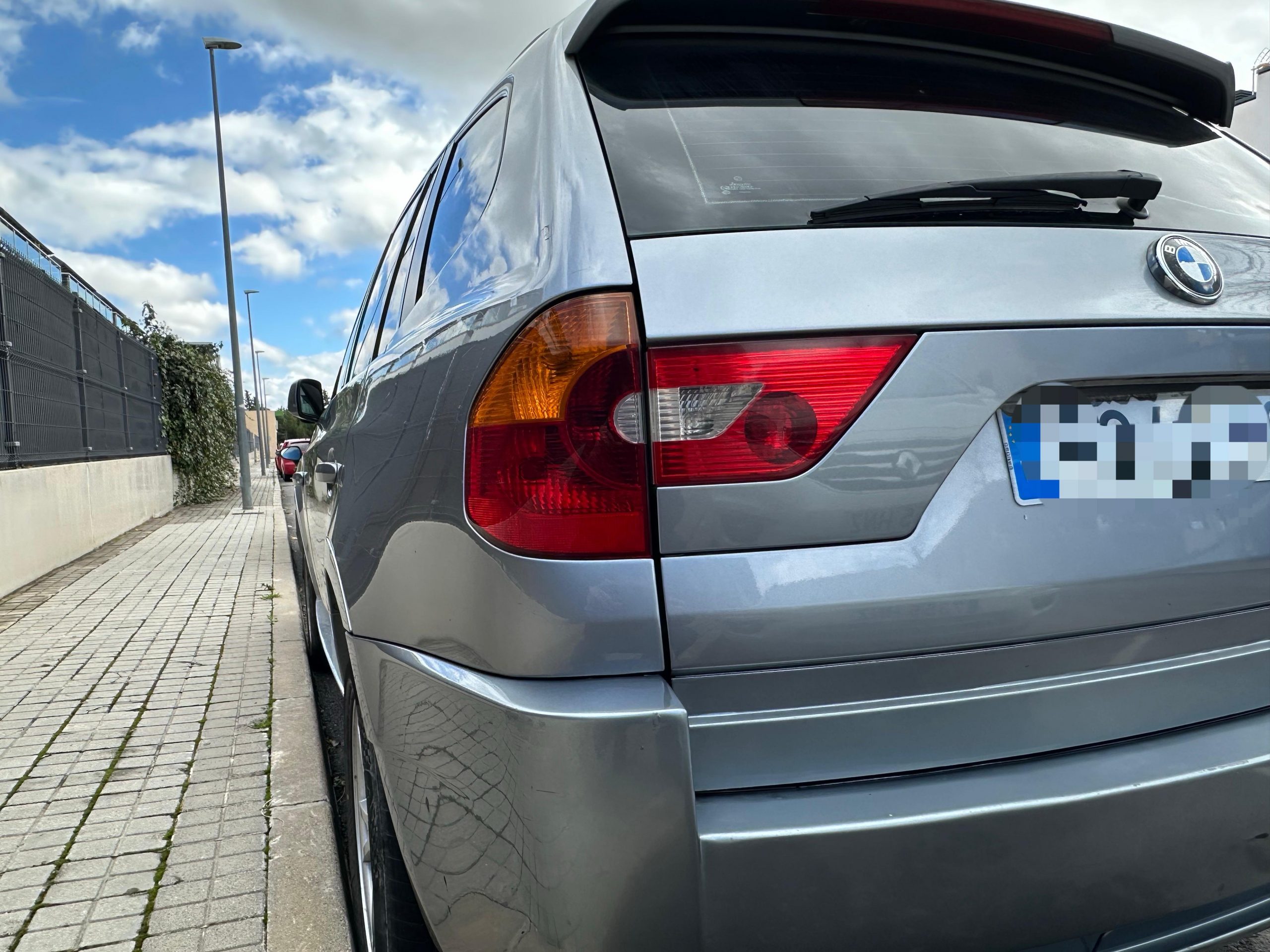 
								BMW X3 full									