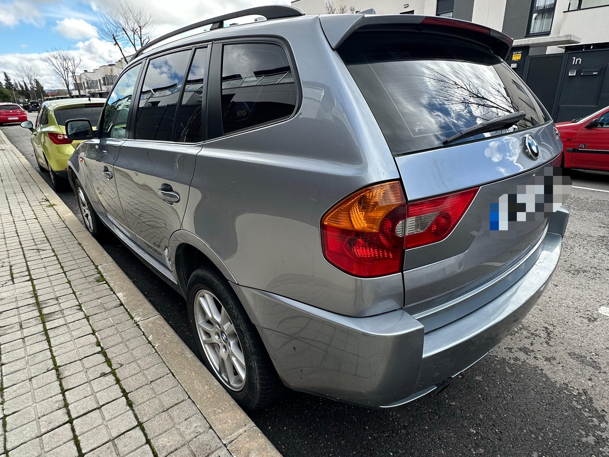 
								BMW X3 full									