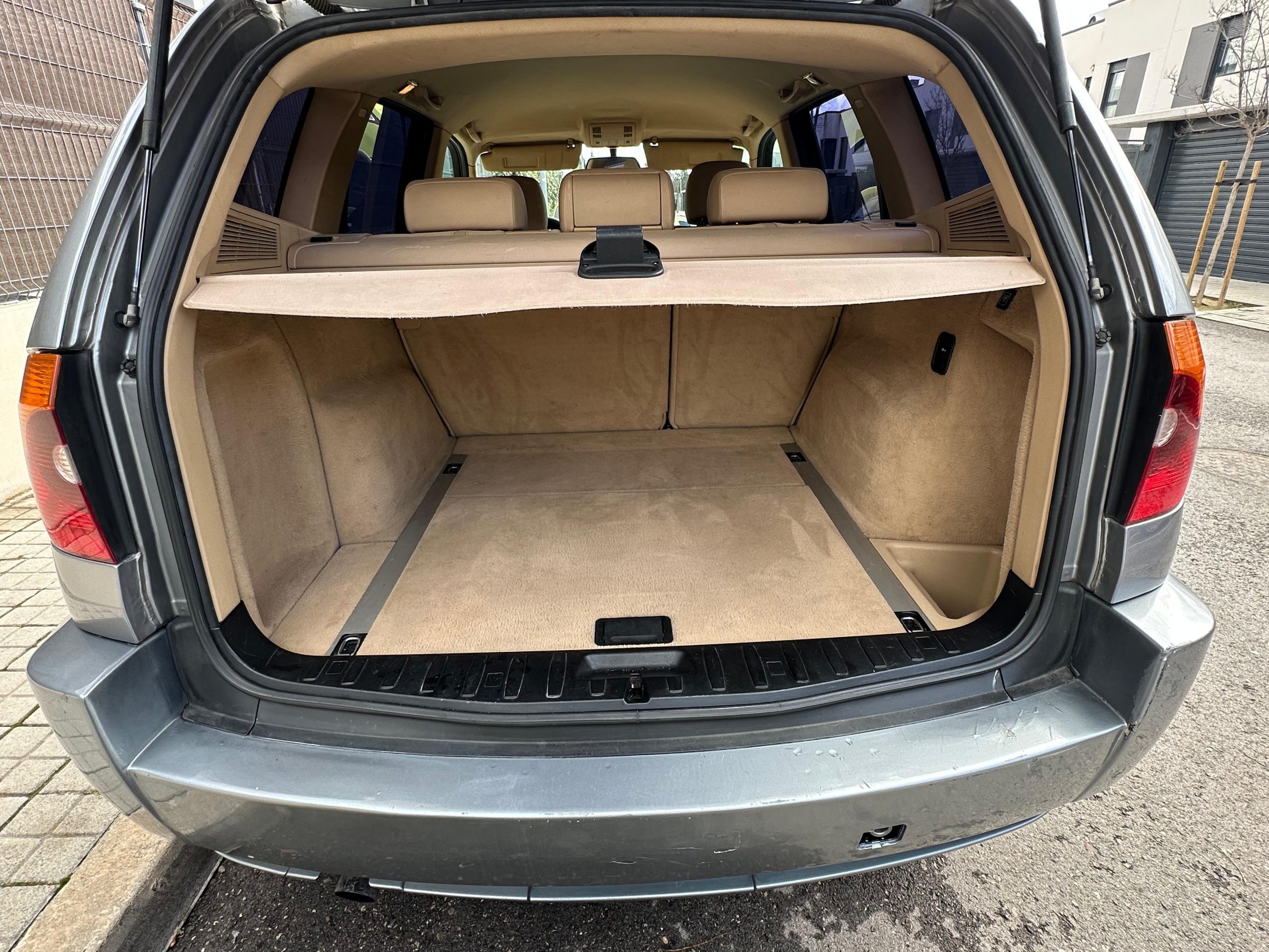 
								BMW X3 full									