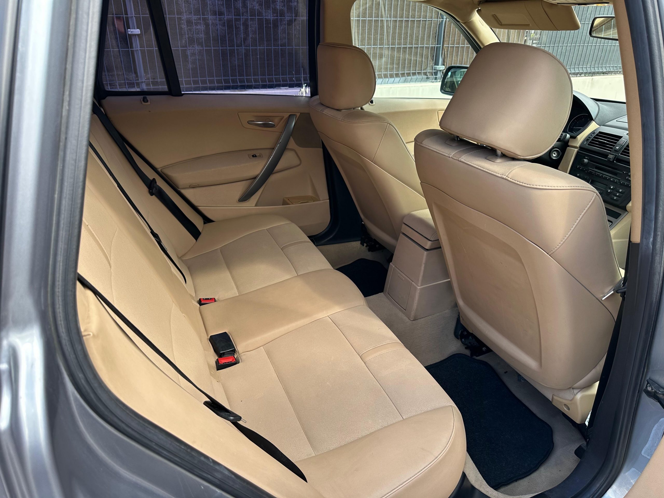 
								BMW X3 full									