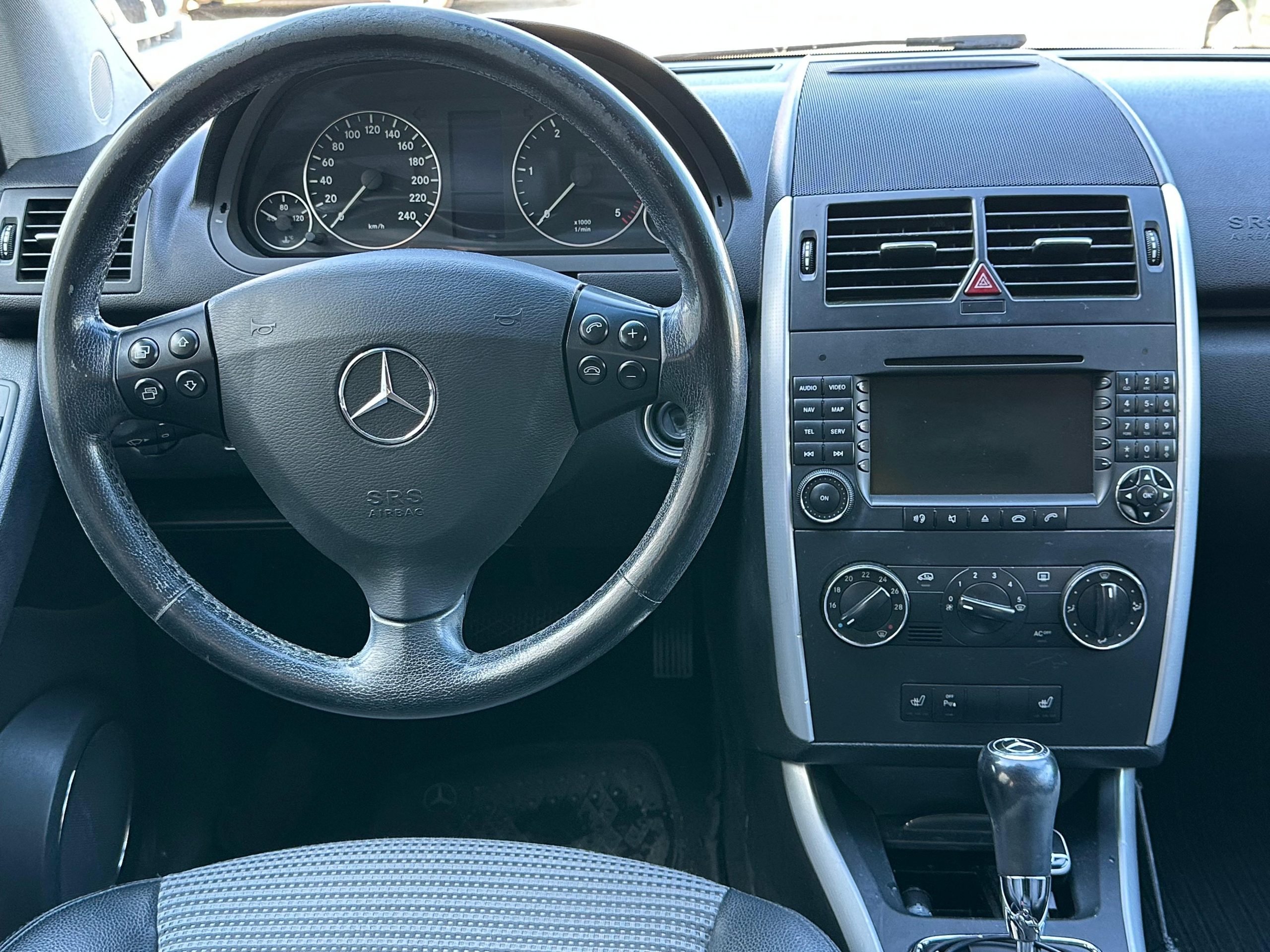 
								MERCEDES CLASE A180 full									