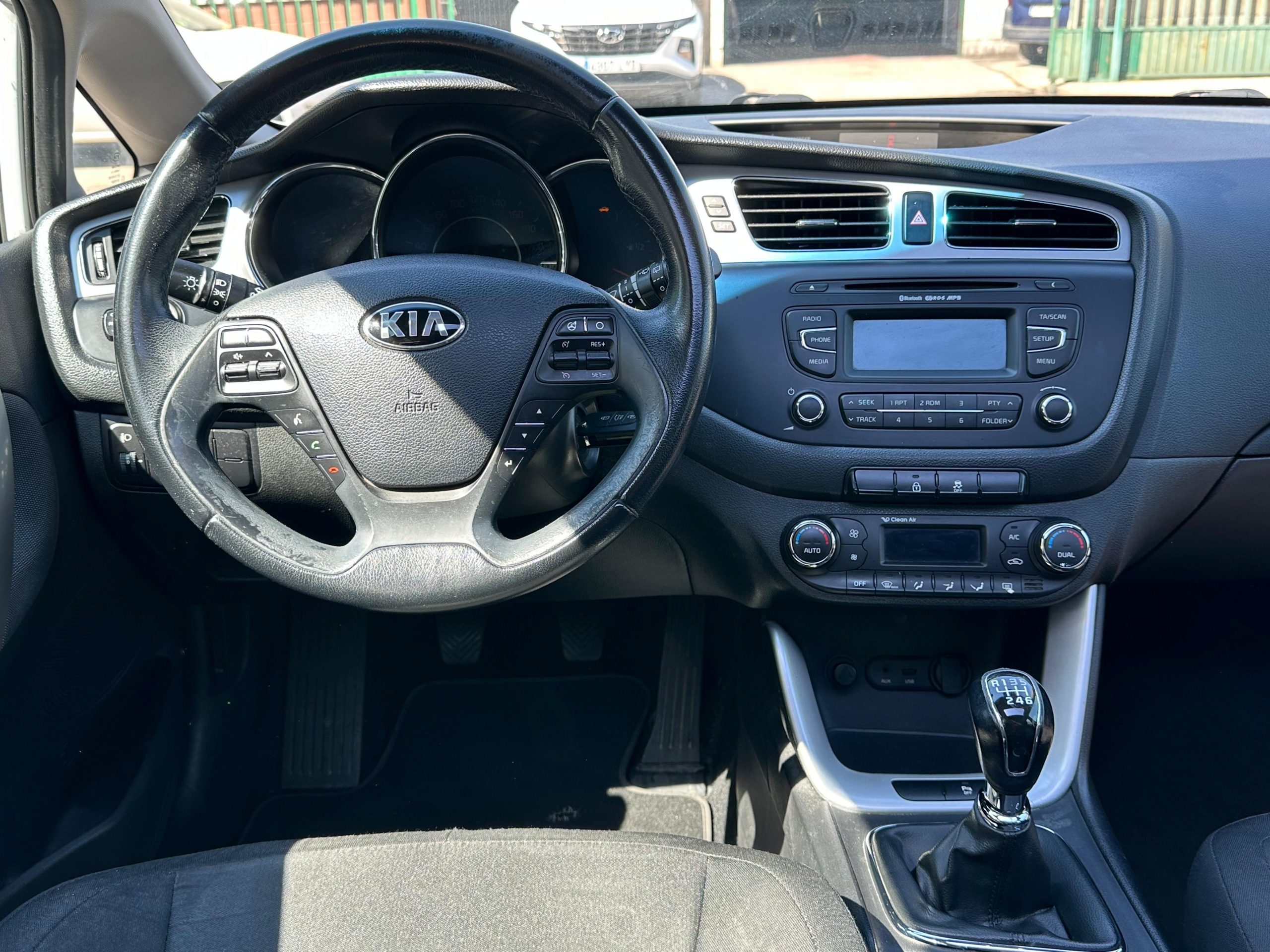 
								KIA Cee´d full									