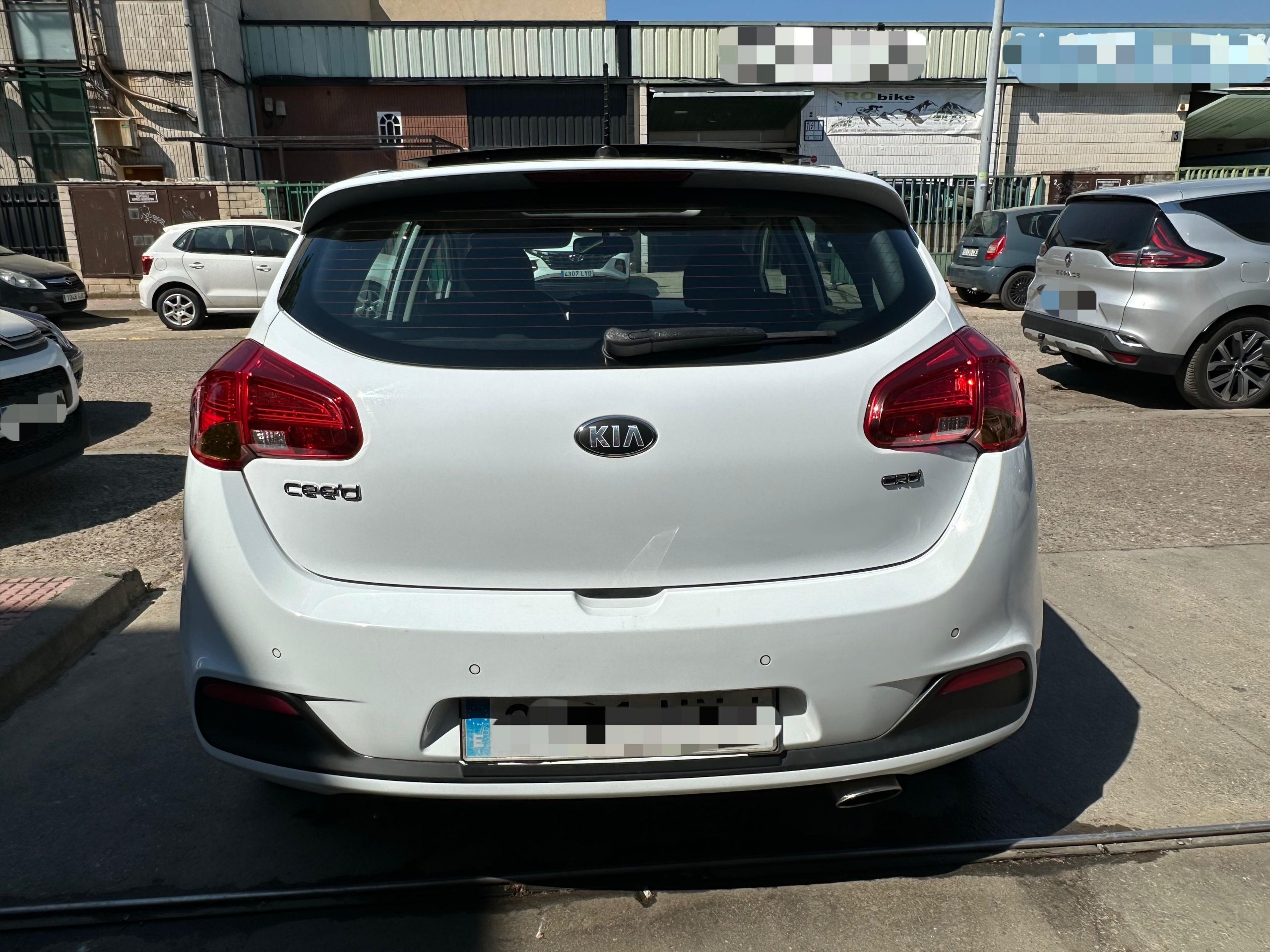 
								KIA Cee´d full									