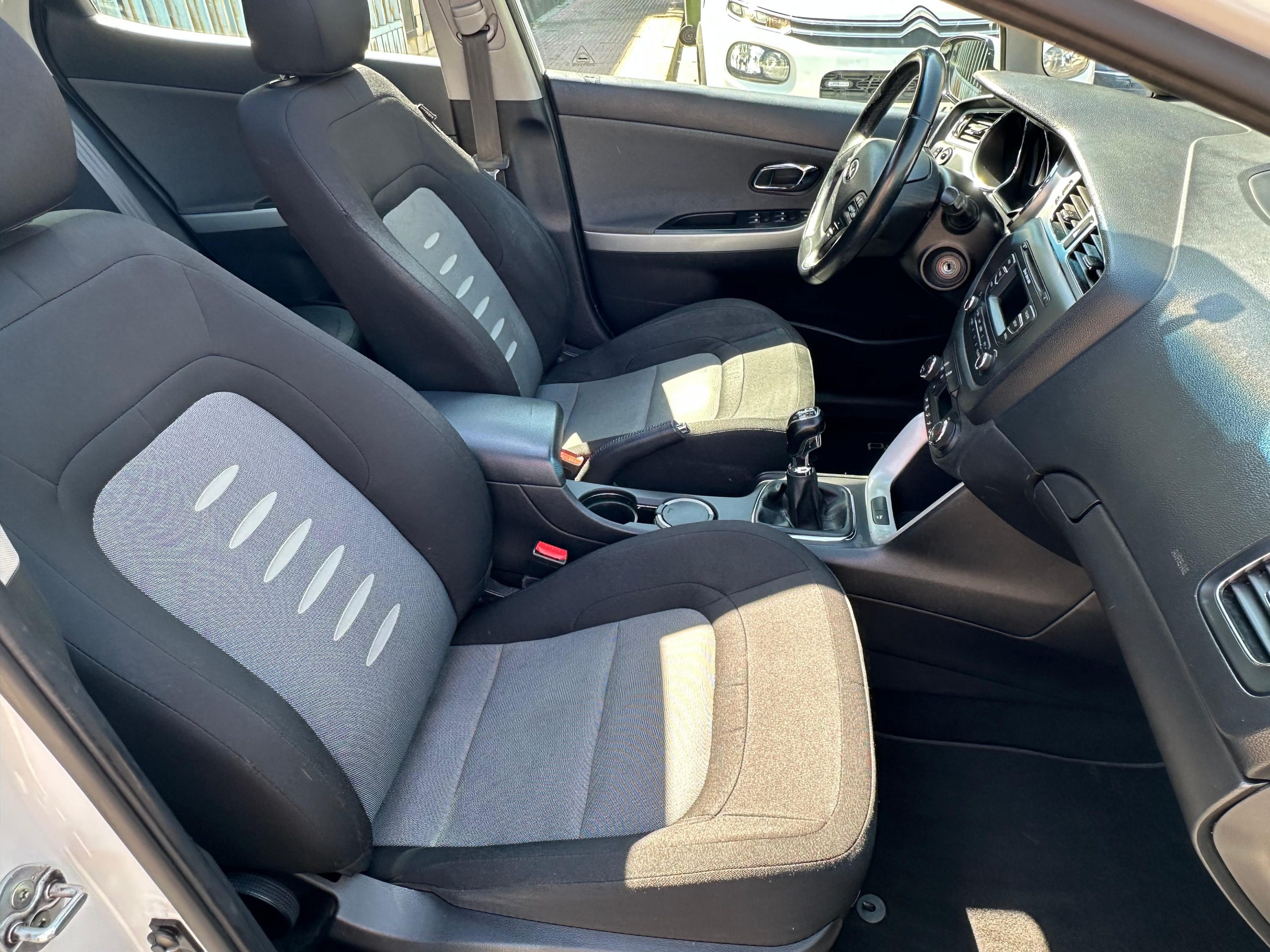 
								KIA Cee´d full									