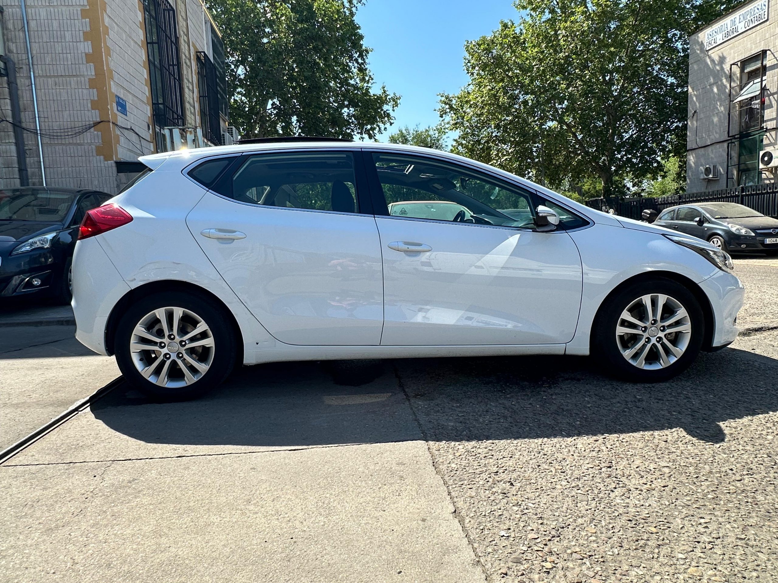 
								KIA Cee´d full									