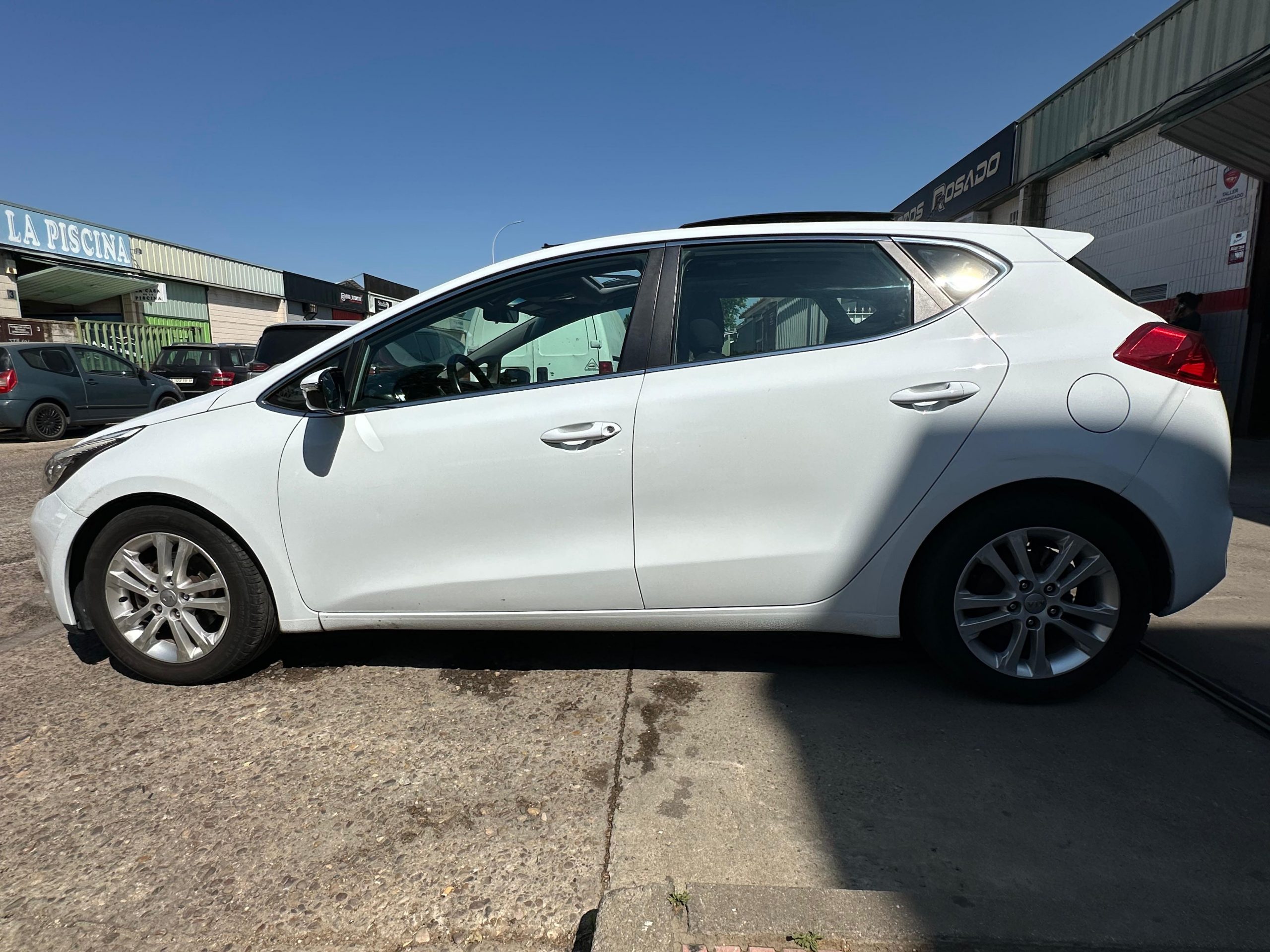 
								KIA Cee´d full									