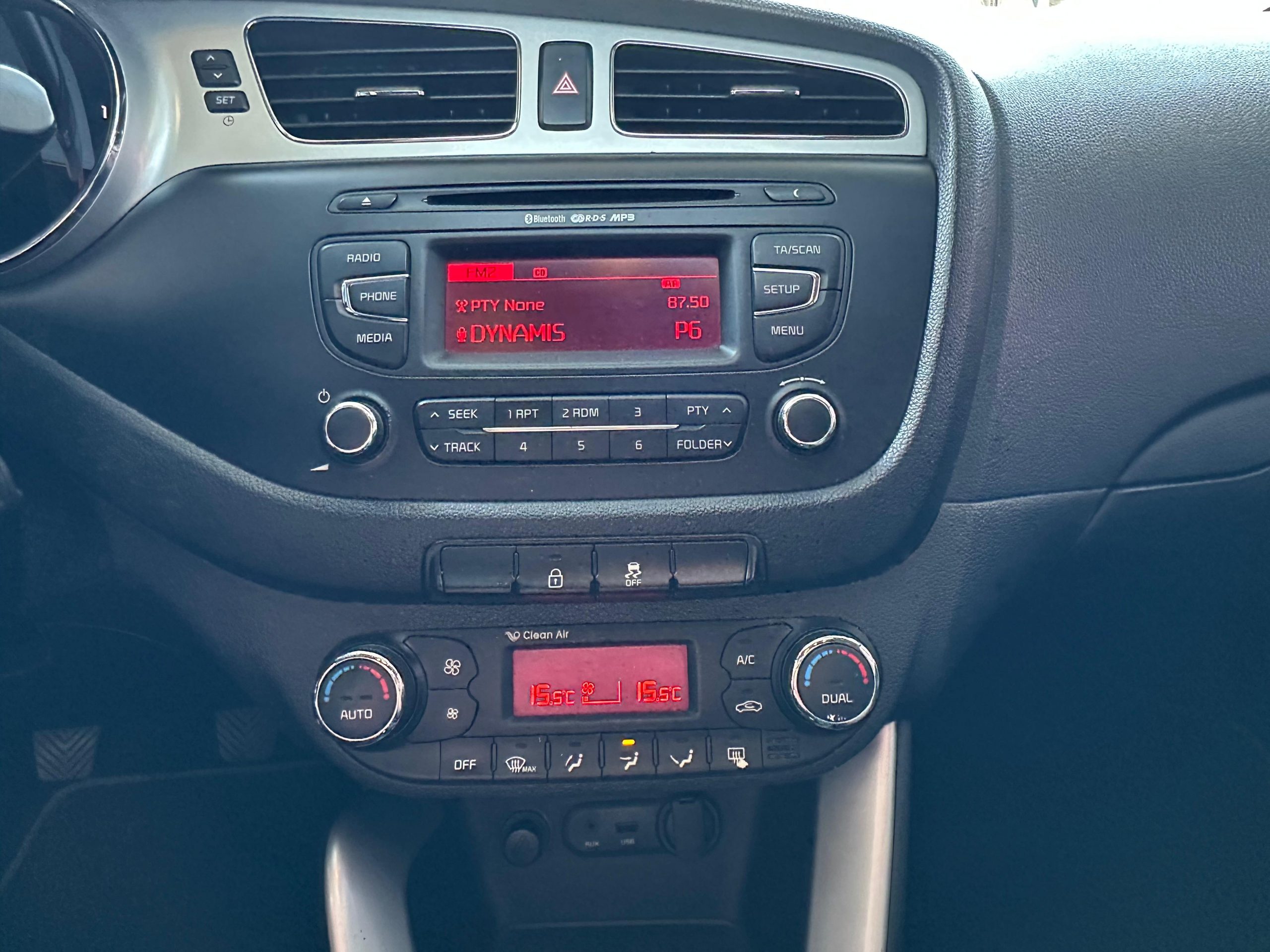 
								KIA Cee´d full									