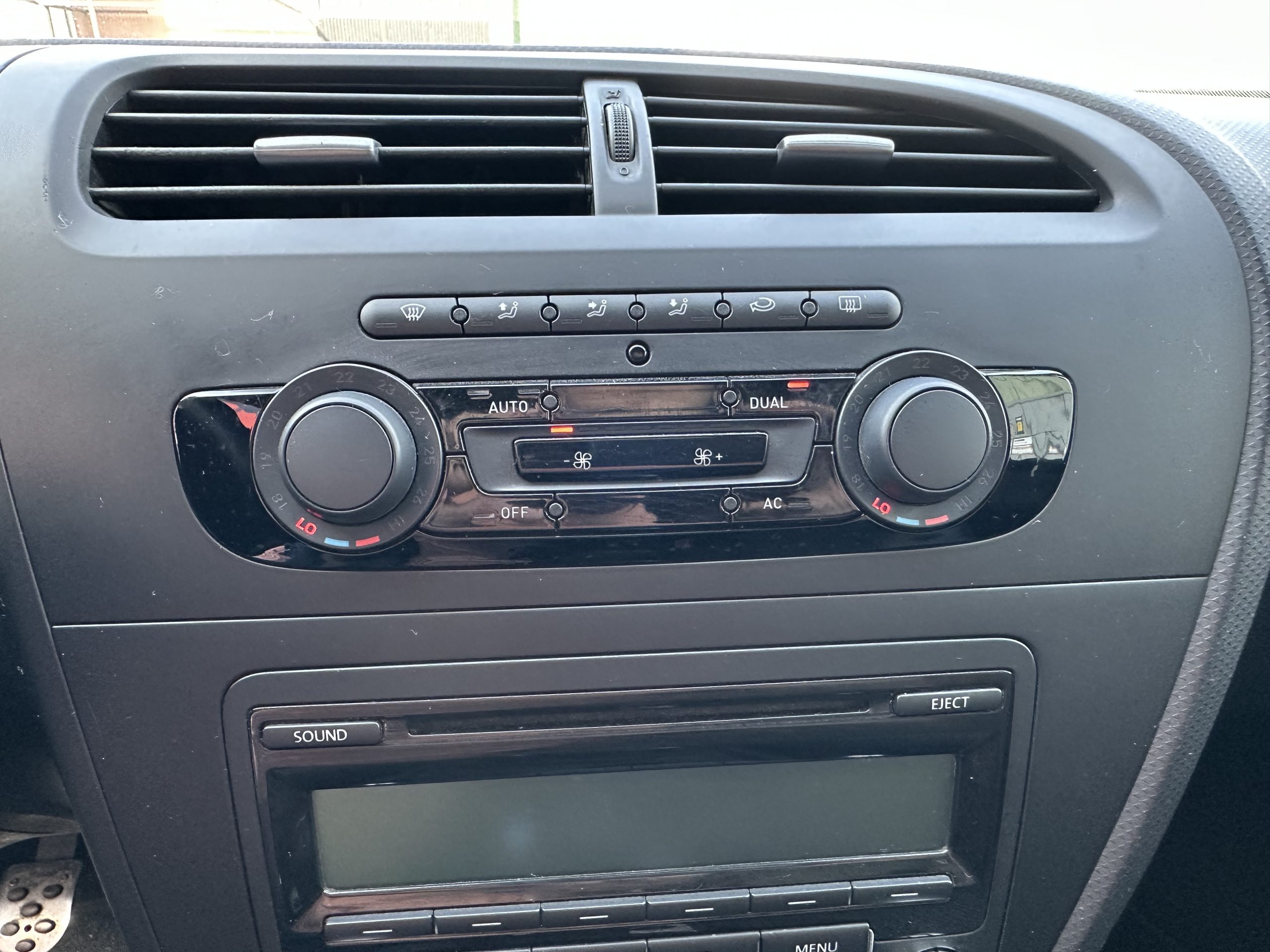 
								SEAT LEÓN full									