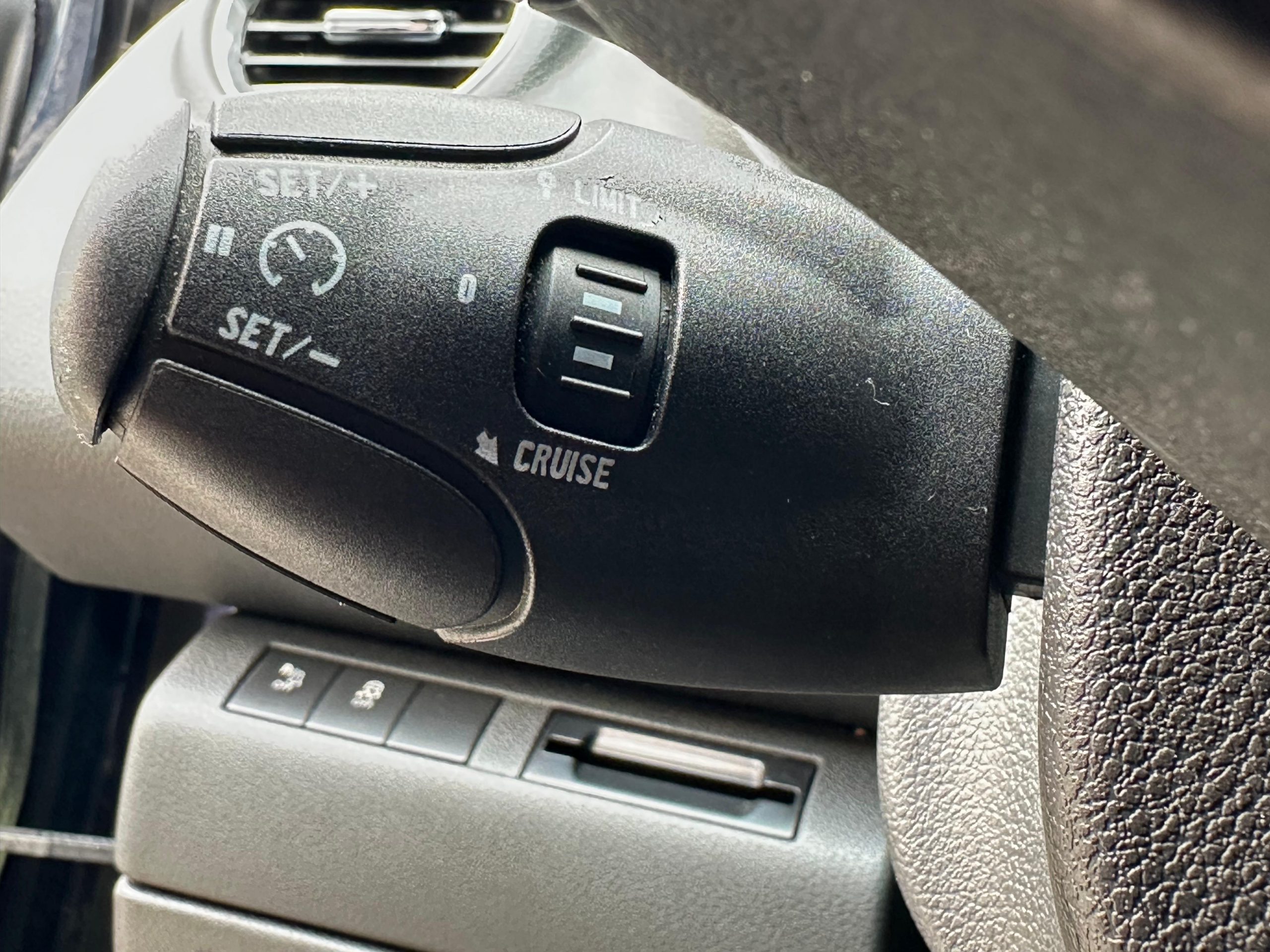 
								Peugeot 5008 full									