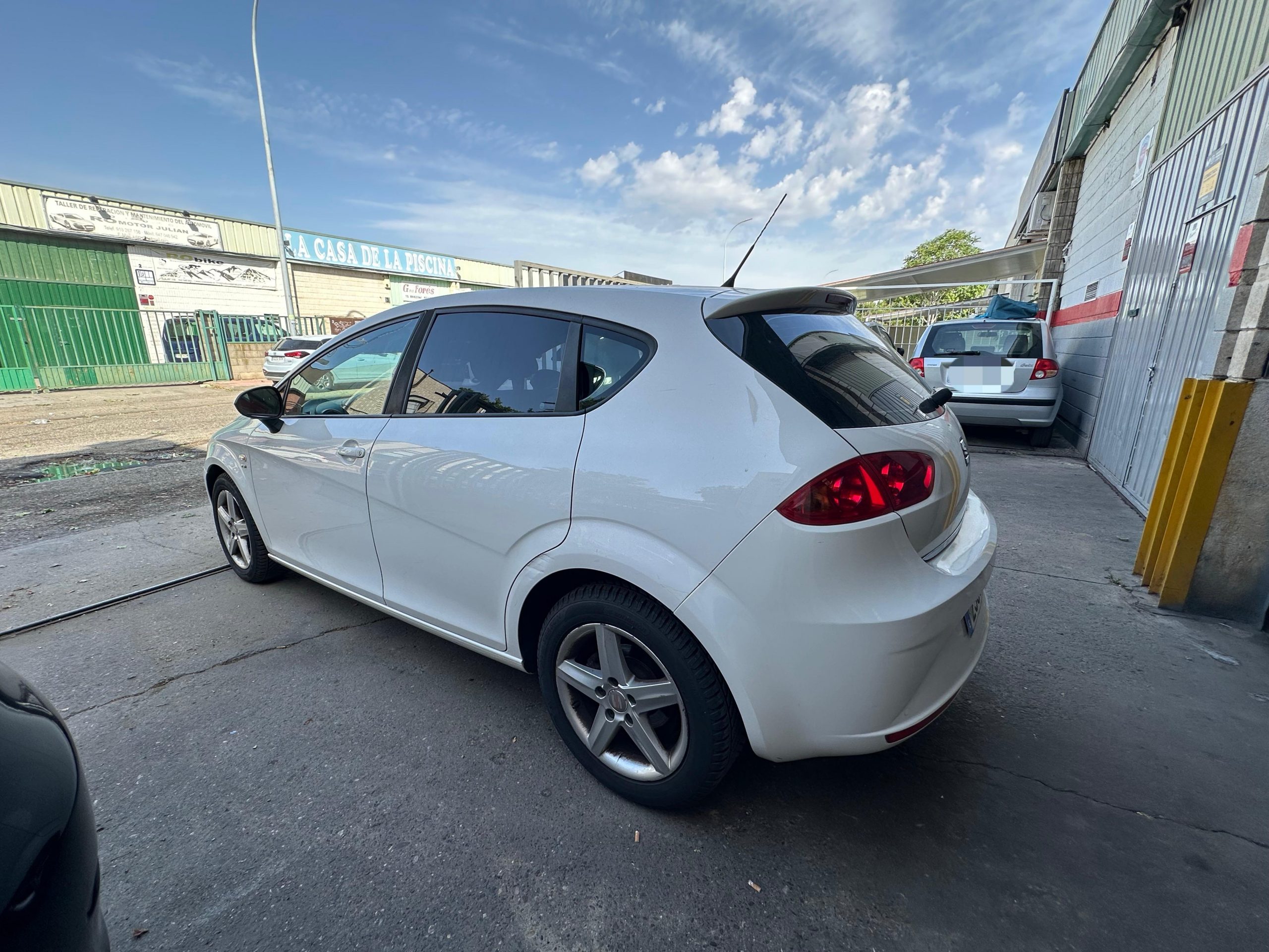 
								SEAT LEÓN full									