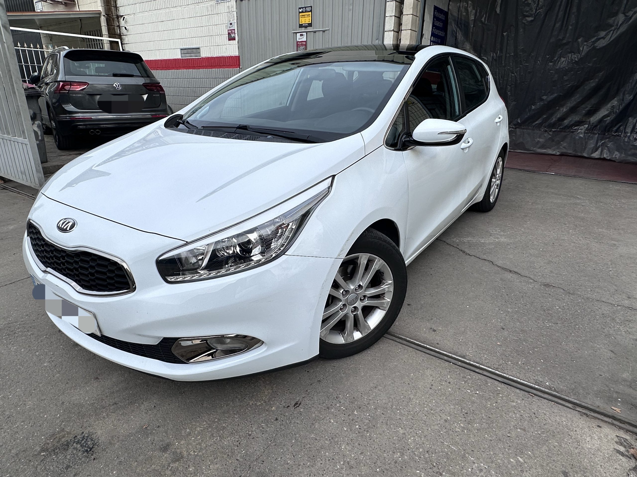
								KIA Cee´d full									