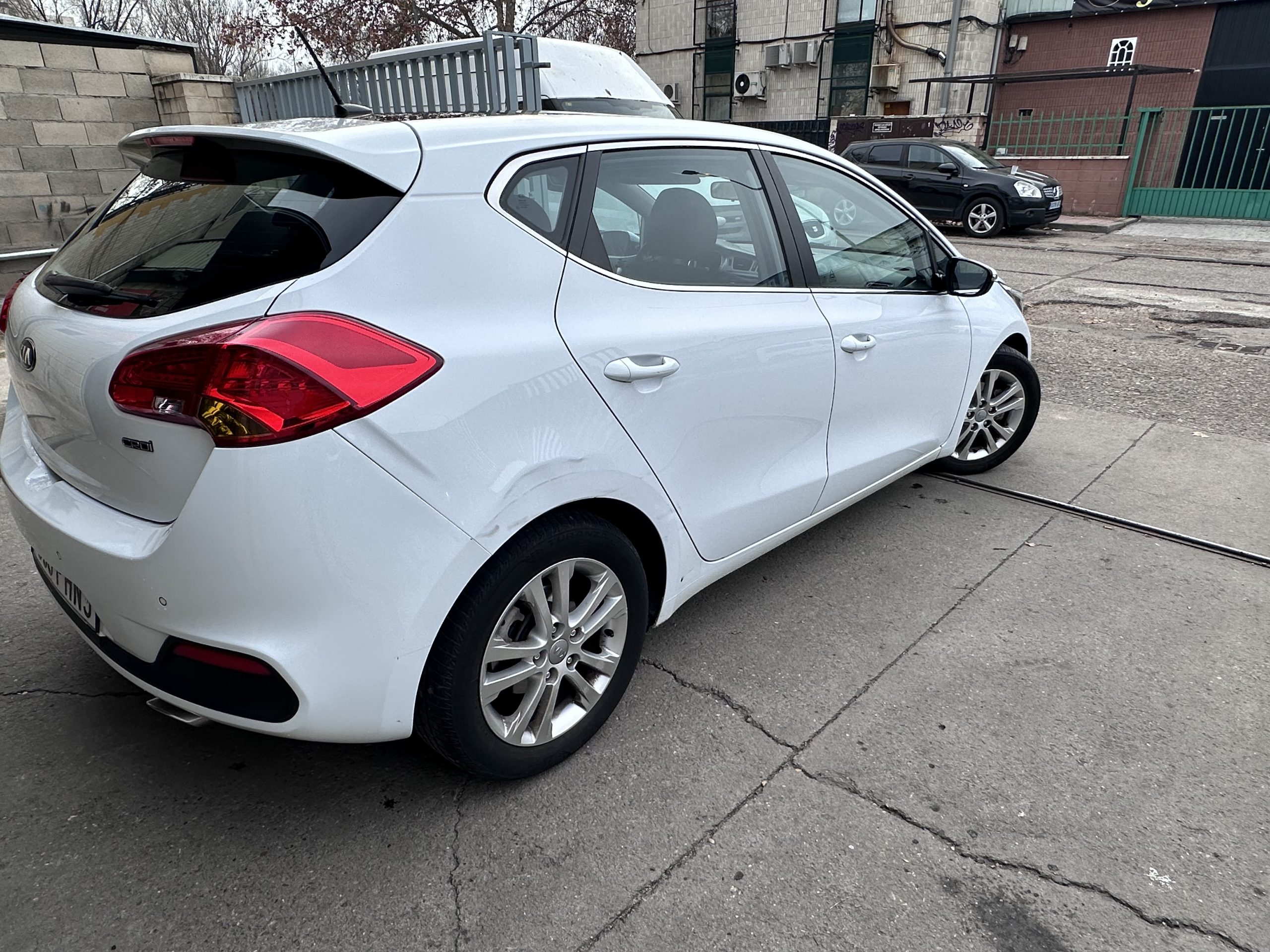 
								KIA Cee´d full									