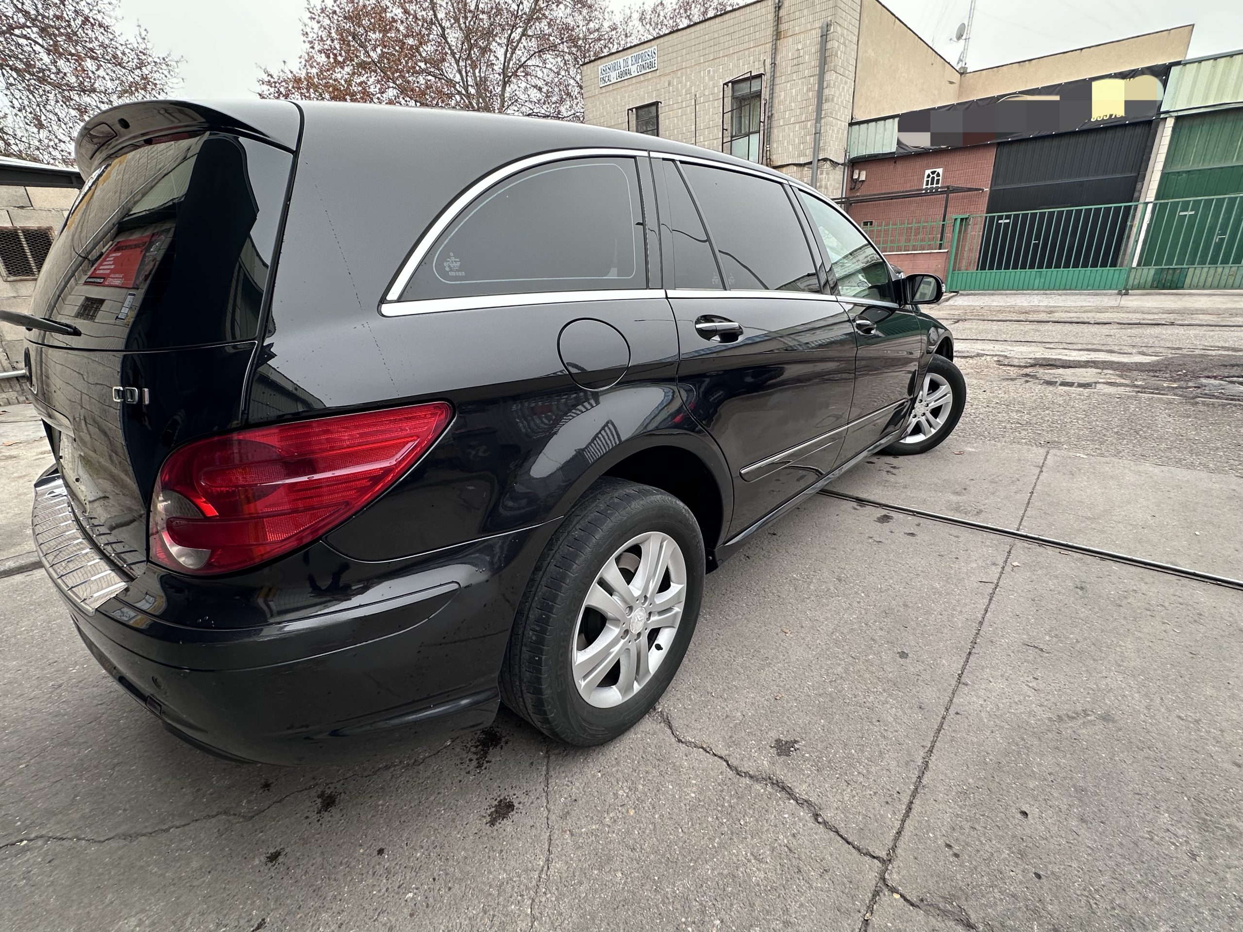 
								MERCEDES CLASE R 280 full									