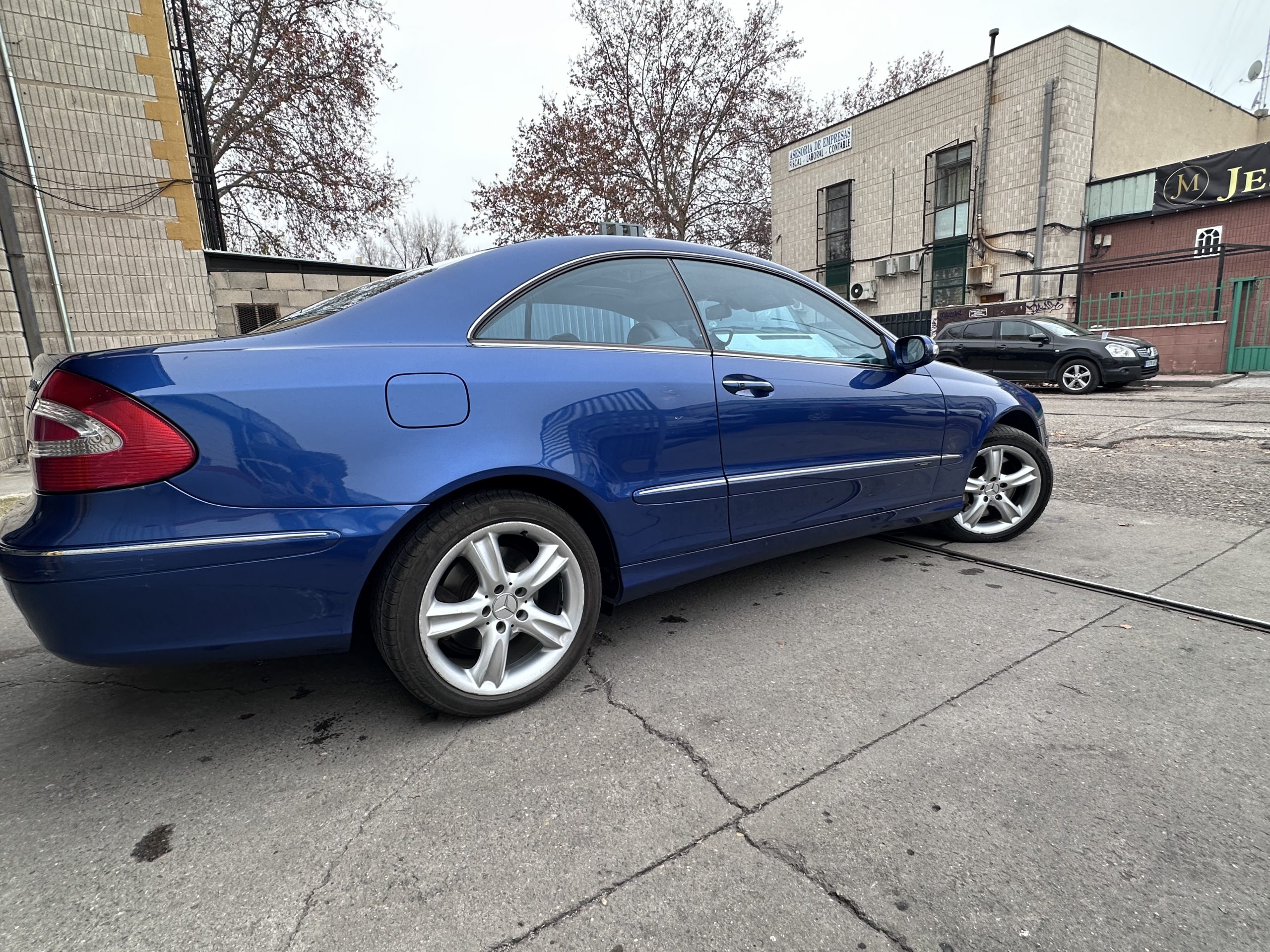 
								Mercedes CLK 500 full									