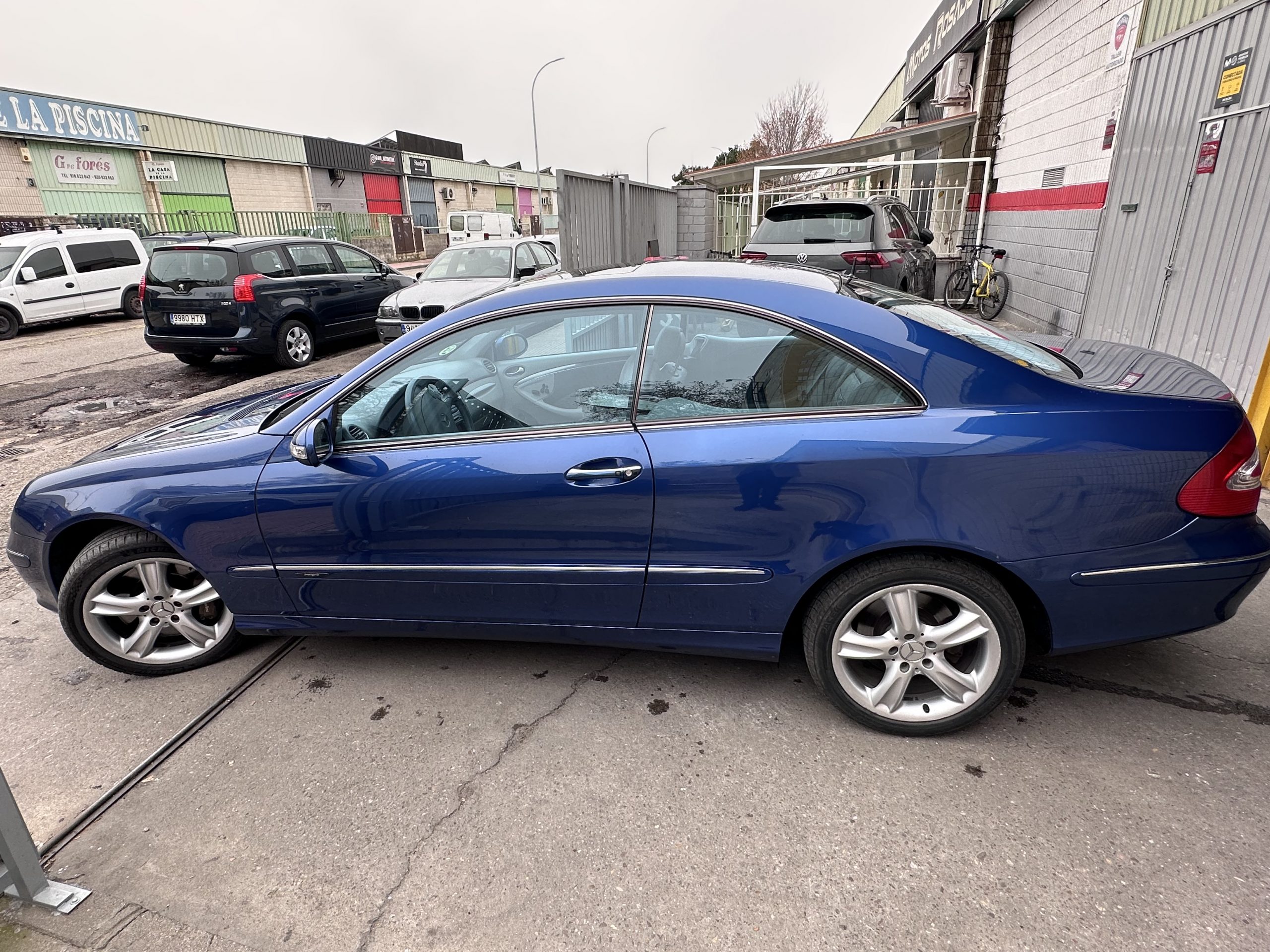 
								Mercedes CLK 500 full									