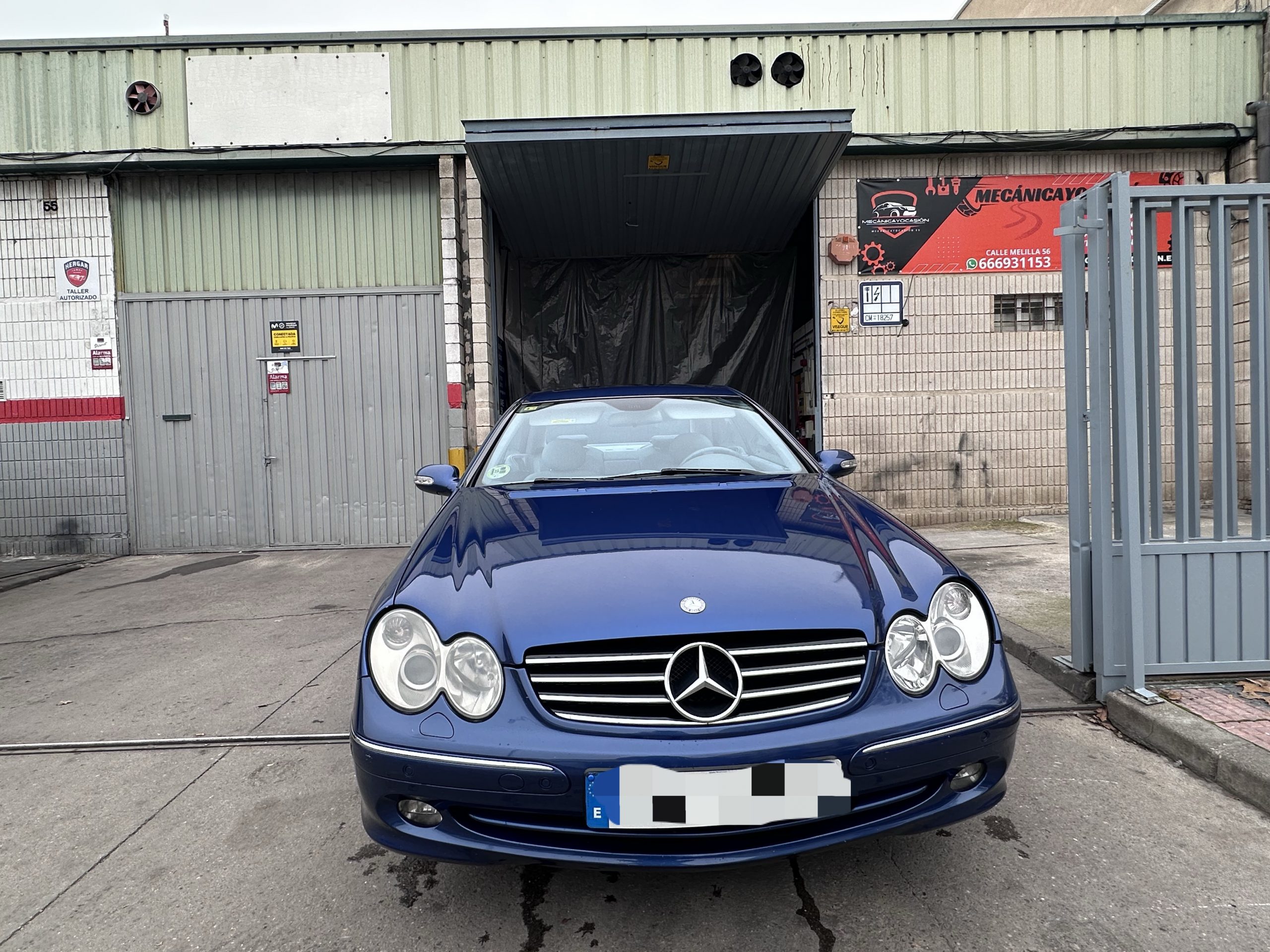 
								Mercedes CLK 500 full									