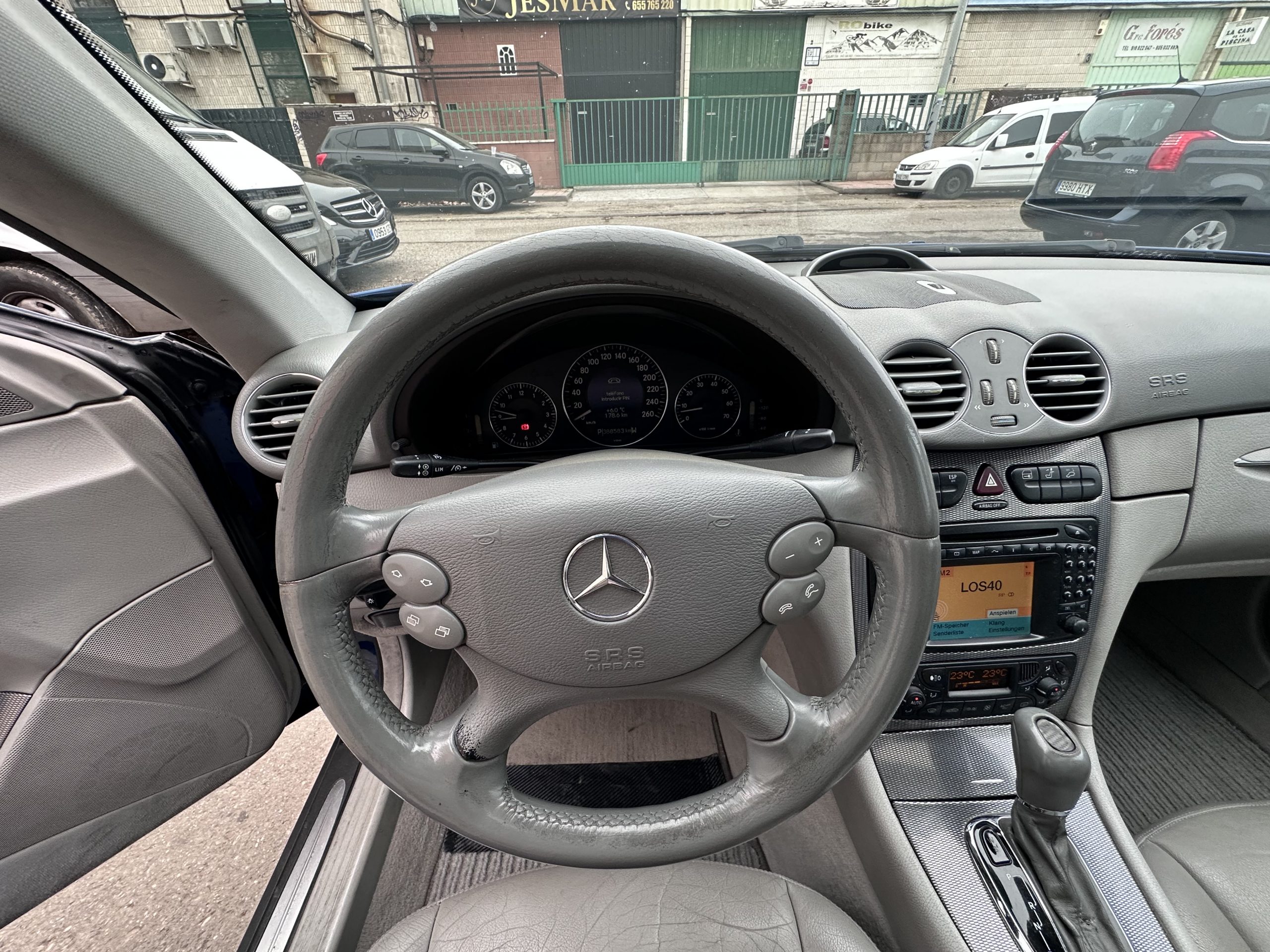 
								Mercedes CLK 500 full									