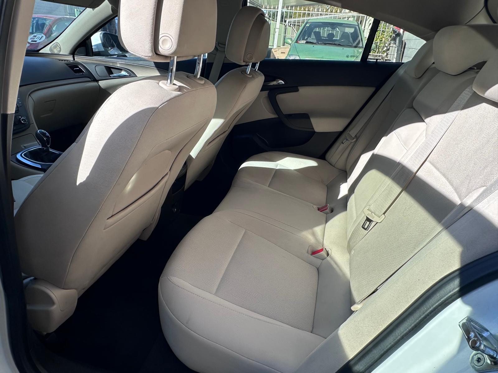 
								Opel Insignia 2010 full									