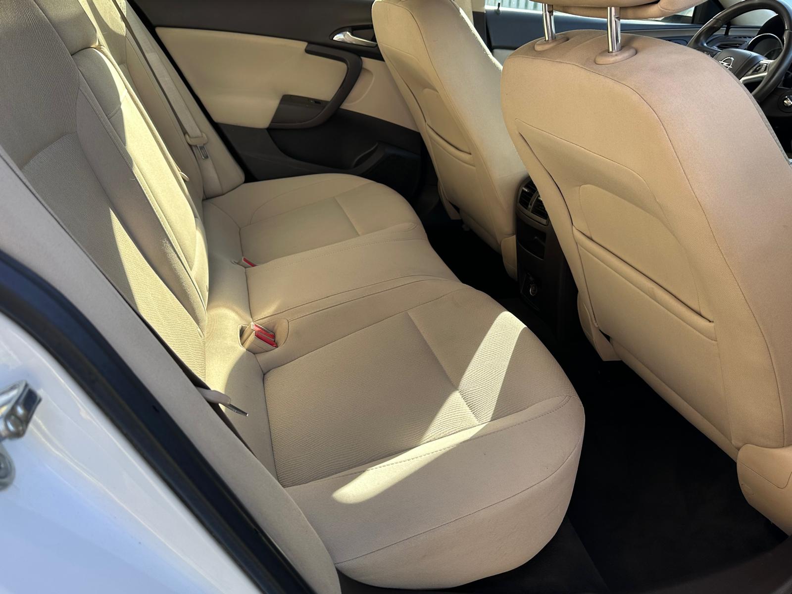 
								Opel Insignia 2010 full									