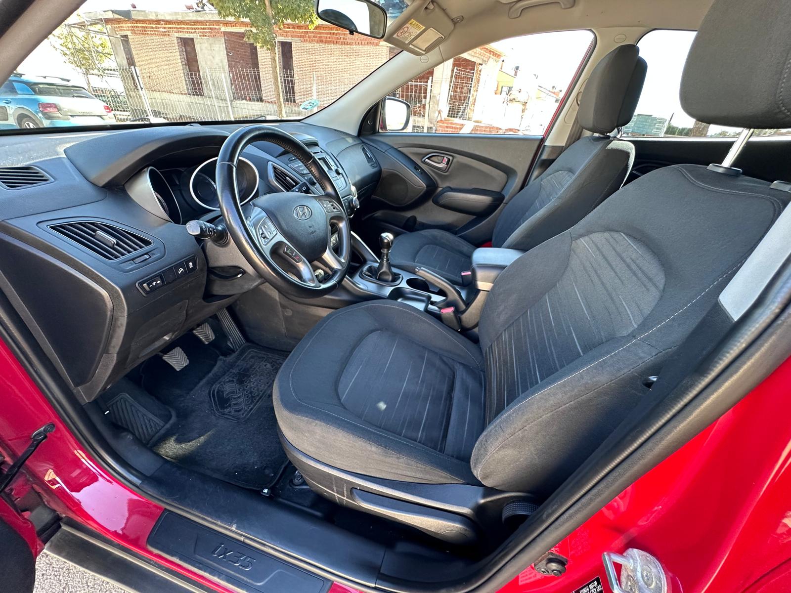 
								HYUNDAI IX 35 2014 full									