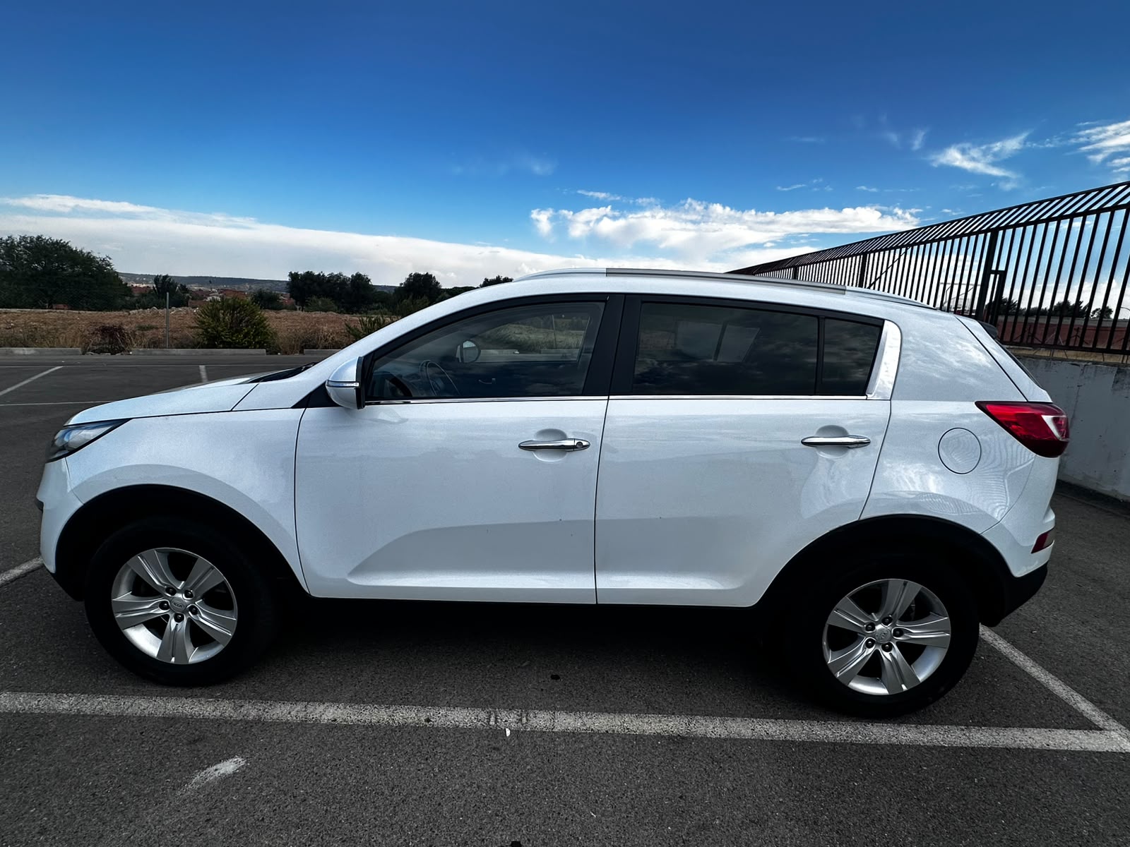 
								Kia Sportage 2013 full									