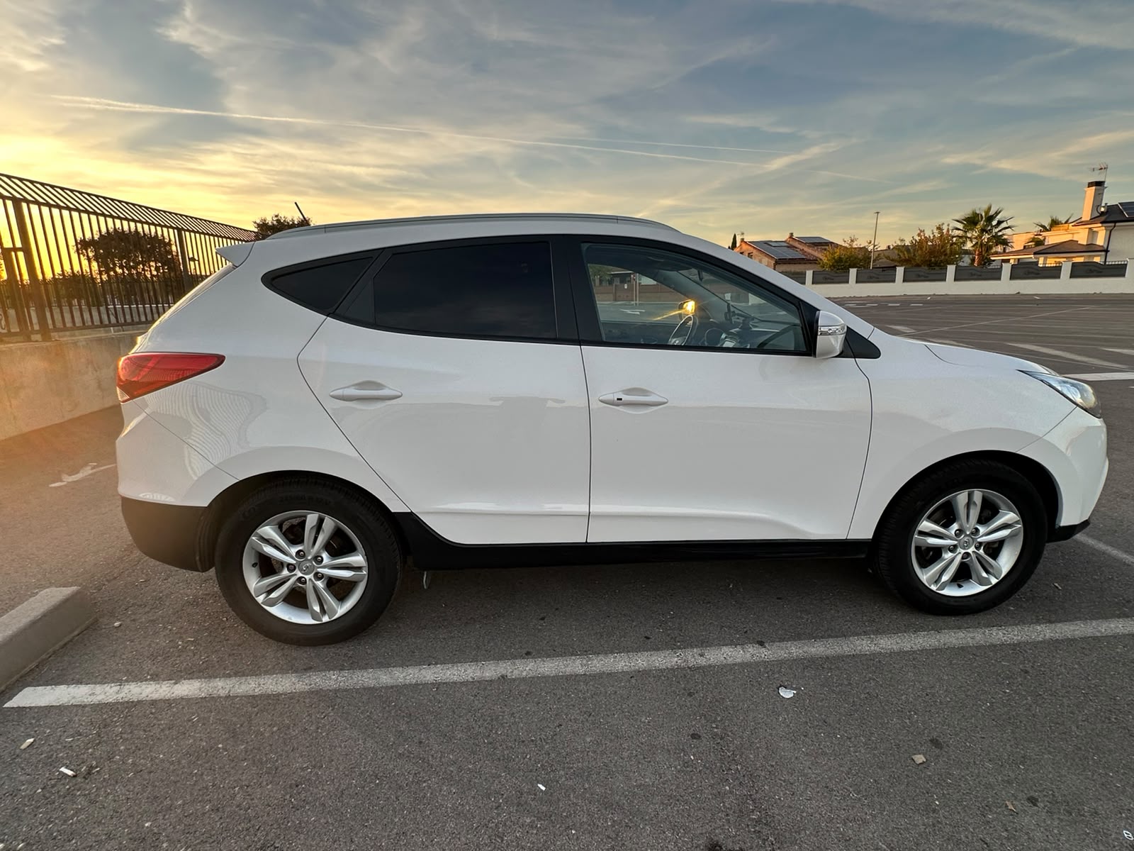 
								HYUNDAI IX 35 2013 full									